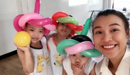 Hoàng Oanh cùng bố đến Tây Ninh trao tặng quà cho trẻ em kém may mắn